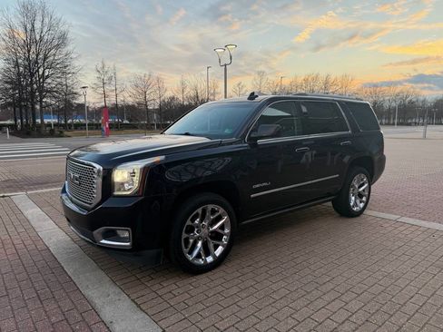 Used 2017 GMC Yukon Denali w/ Open Road Package RWD image 2