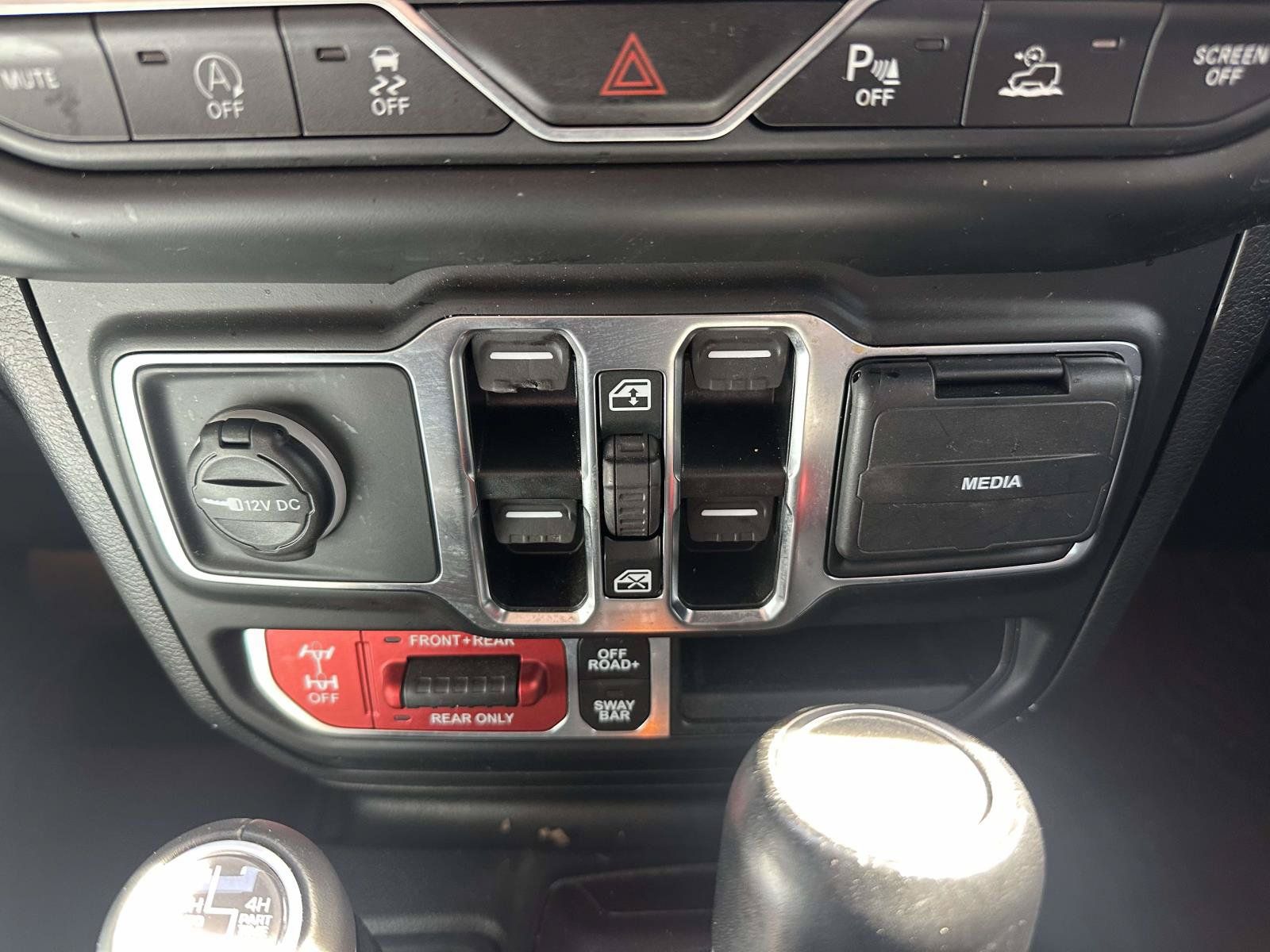 Used 2021 Jeep Gladiator Rubicon AWD/4WD image 36