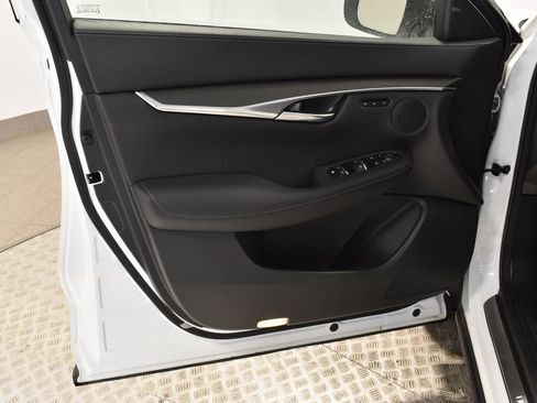 Certified 2025 INFINITI QX50 Luxe image 9