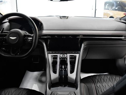 Used 2024 Aston Martin DB12 Coupe RWD image 27