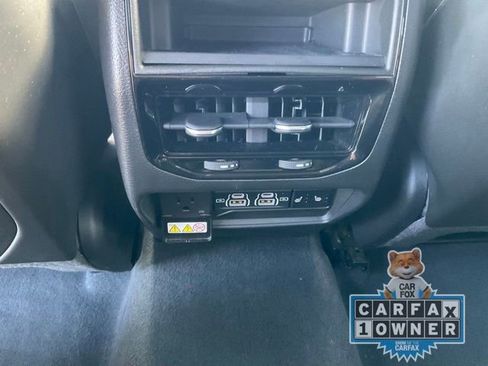Used 2023 Jeep Grand Cherokee Limited AWD/4WD image 14