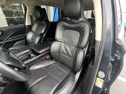 Used 2023 Lincoln Aviator Reserve w/ Equipment Group 201A image 11