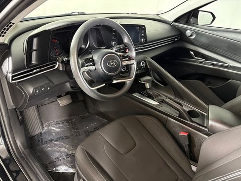 Used 2023 Hyundai Elantra SEL FWD image 17