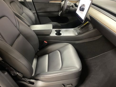 Used 2024 Tesla Model Y Long Range image 35