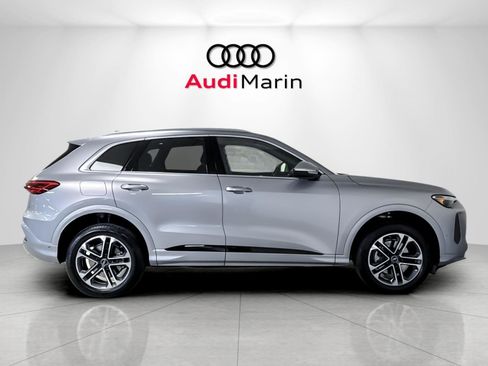 Certified 2025 Audi Q5 Premium w/ Convenience Package AWD/4WD image 6