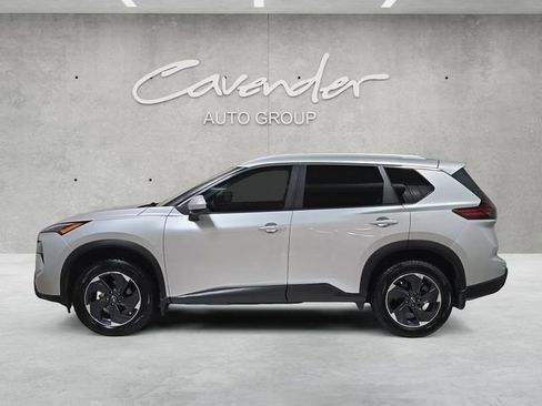 Used 2024 Nissan Rogue SV w/ SV Premium Package FWD image 13