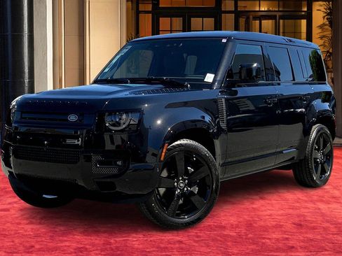 New 2025 Land Rover Defender 110 X-Dynamic SE image 2