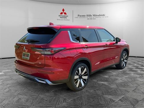 New 2025 Mitsubishi Outlander SE image 5