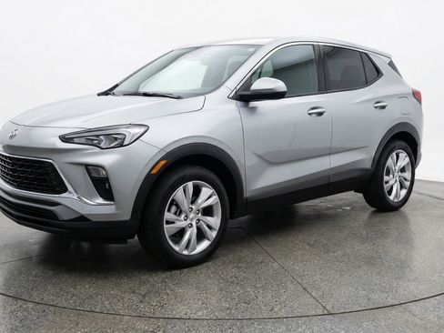 Used 2025 Buick Encore GX Preferred AWD/4WD image 3