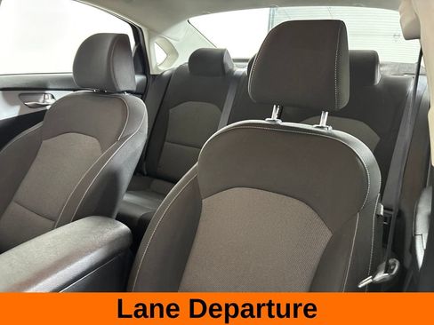Used 2023 Kia Forte LXS w/ LXS Technology Package FWD image 9