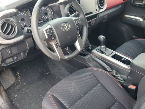 Used 2022 Toyota Tacoma SR5 RWD image 29