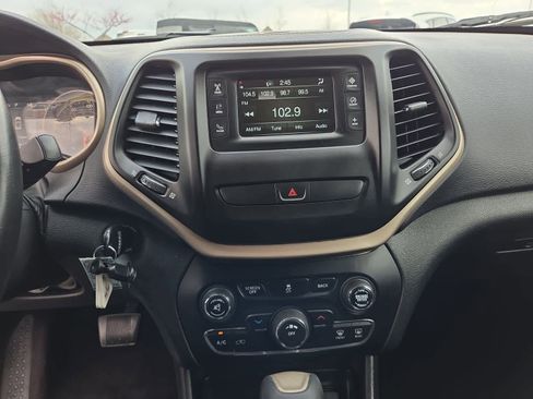 Used 2017 Jeep Cherokee Latitude image 26