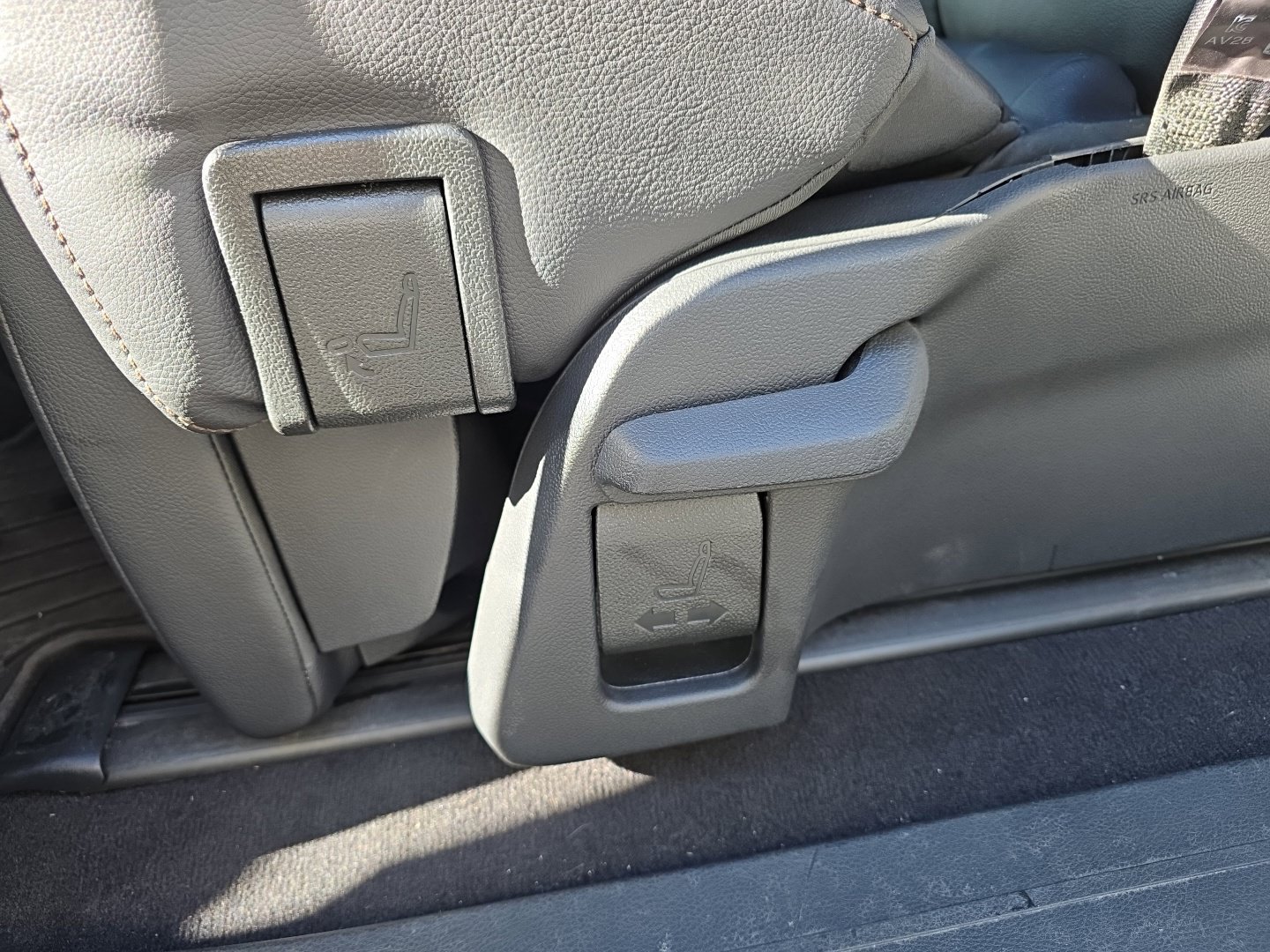 Used 2025 Toyota Sienna Limited AWD/4WD image 26