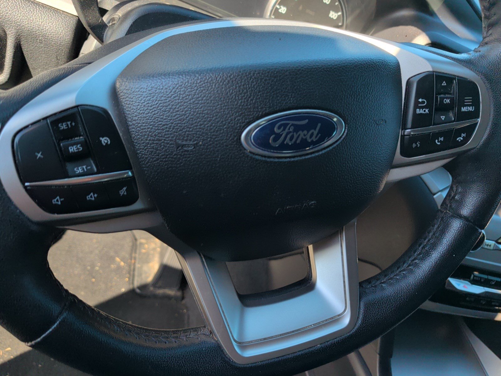 Certified 2024 Ford Explorer XLT RWD image 19