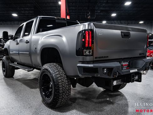 Used 2011 GMC Sierra 3500 Denali image 3