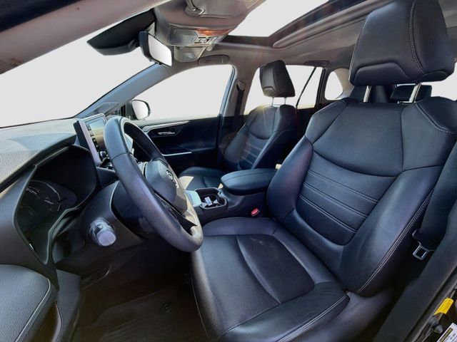Used 2020 Toyota RAV4 Limited w/ Limited Grade Weather Package AWD/4WD image 11