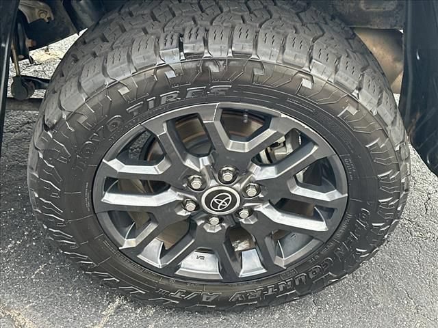 Used 2023 Toyota Tundra Platinum AWD/4WD image 38