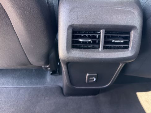 Used 2024 Chevrolet Equinox LS FWD image 21