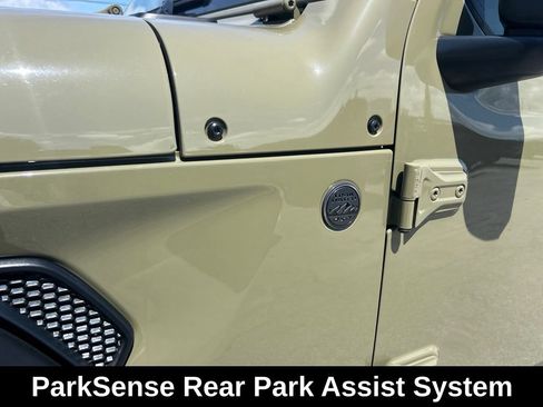Used 2025 Jeep Wrangler Unlimited Sport AWD/4WD image 21