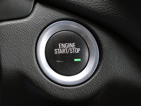 Used 2018 Chevrolet Equinox LT image 25