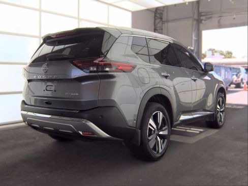 Used 2023 Nissan Rogue Platinum w/ Platinum Premium Package FWD image 2