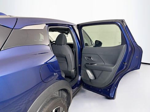 Used 2025 Nissan Kicks SV FWD image 28