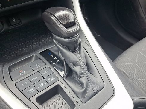 Used 2020 Toyota RAV4 XLE w/ Convenience Package AWD/4WD image 15