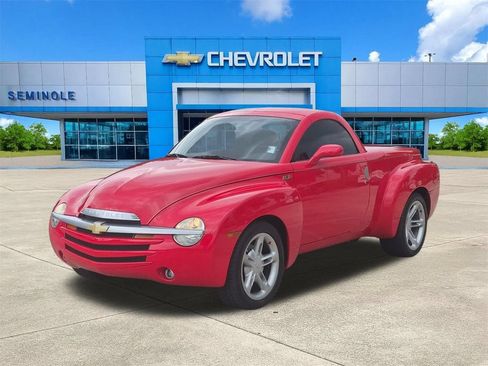 Used 2005 Chevrolet SSR w/ Preferred Equipment Group RWD image 2