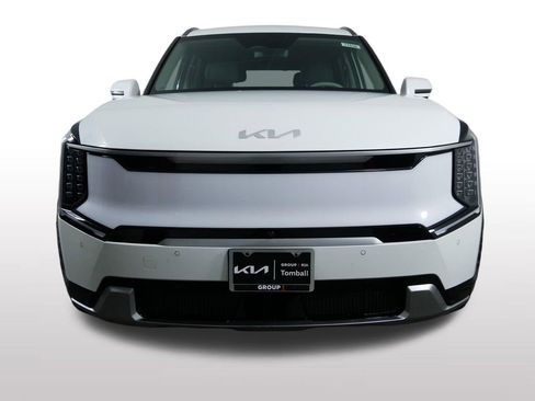 Certified 2024 Kia EV9 Land image 3