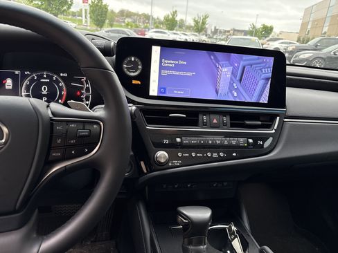 Used 2023 Lexus ES 250 w/ Premium Package image 29