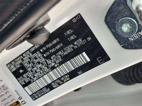 Used 2017 Lexus GX 460 Premium w/ Premium Package image 34