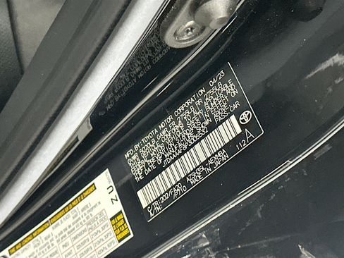 Used 2023 Toyota Crown XLE image 12