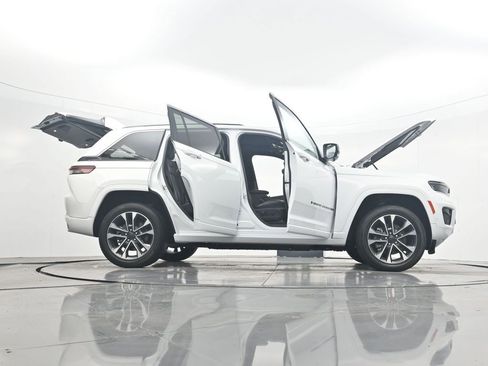 Used 2023 Jeep Grand Cherokee Overland image 44