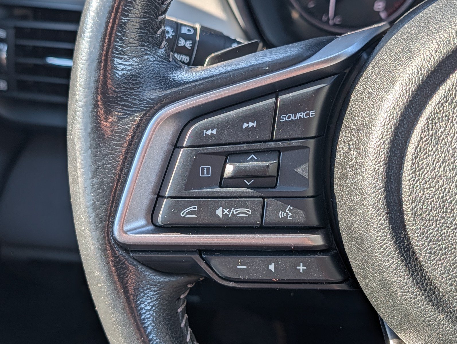 Used 2023 Subaru Outback Premium AWD/4WD image 25