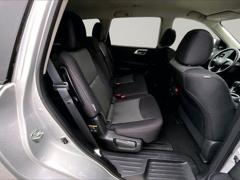 Used 2020 Nissan Pathfinder SV image 20