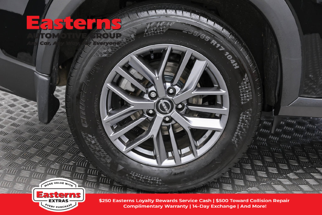 Used 2023 Nissan Rogue S AWD/4WD image 30