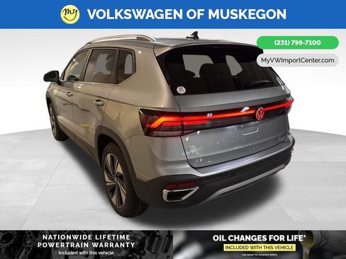 New 2026 Volkswagen Taos SE image 5