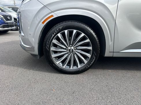 Used 2024 Hyundai Palisade Calligraphy image 12