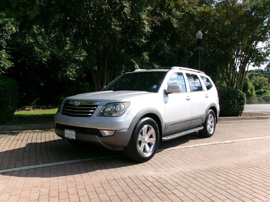 Used 2009 Kia Borrego EX w/ Premium Pkg RWD image 1