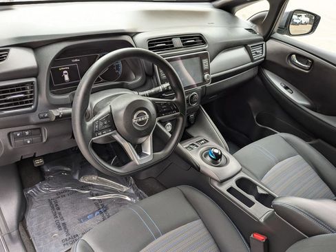 Used 2025 Nissan Leaf S FWD image 14