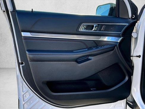 Used 2018 Ford Explorer Sport w/ Ford Safe & Smart Package image 18