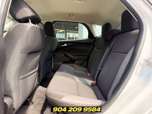 Used 2013 Ford Focus SE FWD image 25