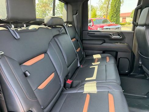 Used 2024 GMC Sierra 2500 AT4 w/ Technology Package AWD/4WD image 28