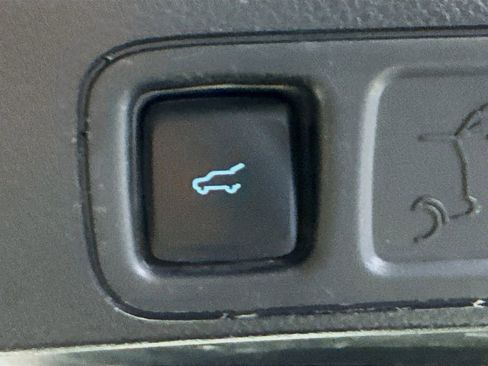 Used 2023 Ford Expedition Max XLT image 31