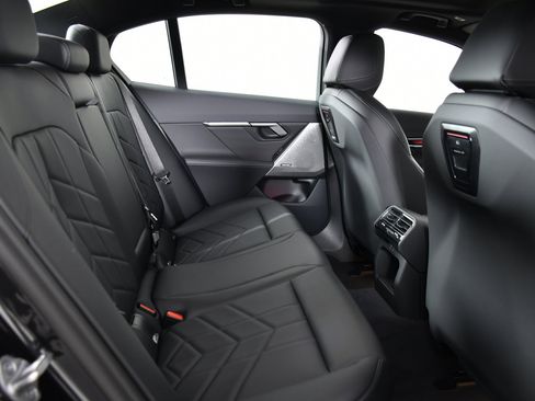 Used 2025 BMW i5 xDrive40 w/ Premium Package image 25