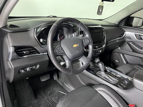 Used 2020 Chevrolet Traverse Premier w/ LPO, Blackout Package AWD/4WD image 4