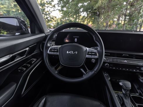 Used 2023 Kia Telluride S w/ S Sunroof Package AWD/4WD image 6