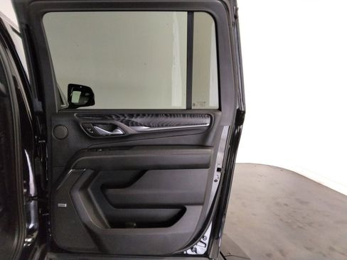 Used 2023 GMC Yukon XL Denali image 41