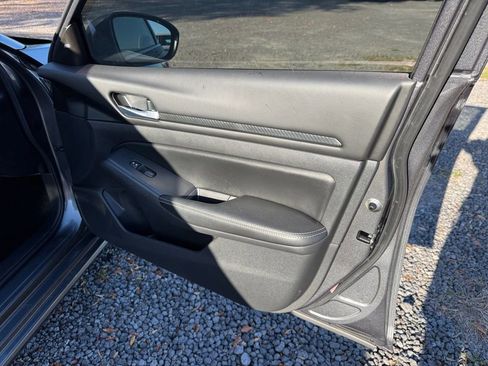 Used 2024 Nissan Altima 2.5 SV FWD image 22
