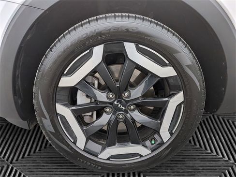 Used 2025 Kia Telluride S image 9